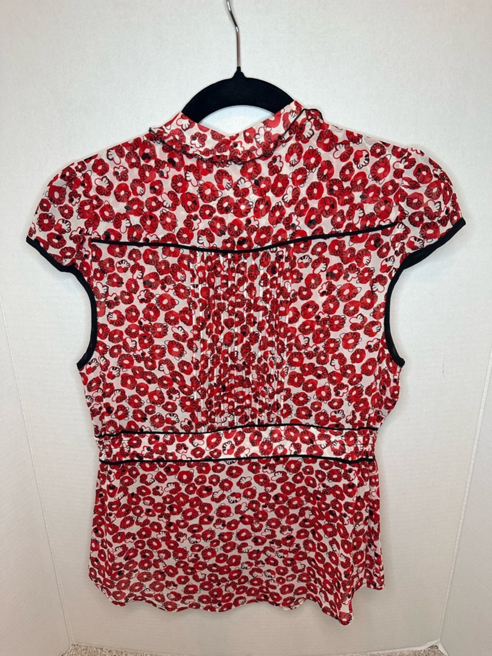 Odille Red Floral Cap Sleeve Blouse with Black Trim, size 4, 100% Silk pre loved - Picture 5 of 10